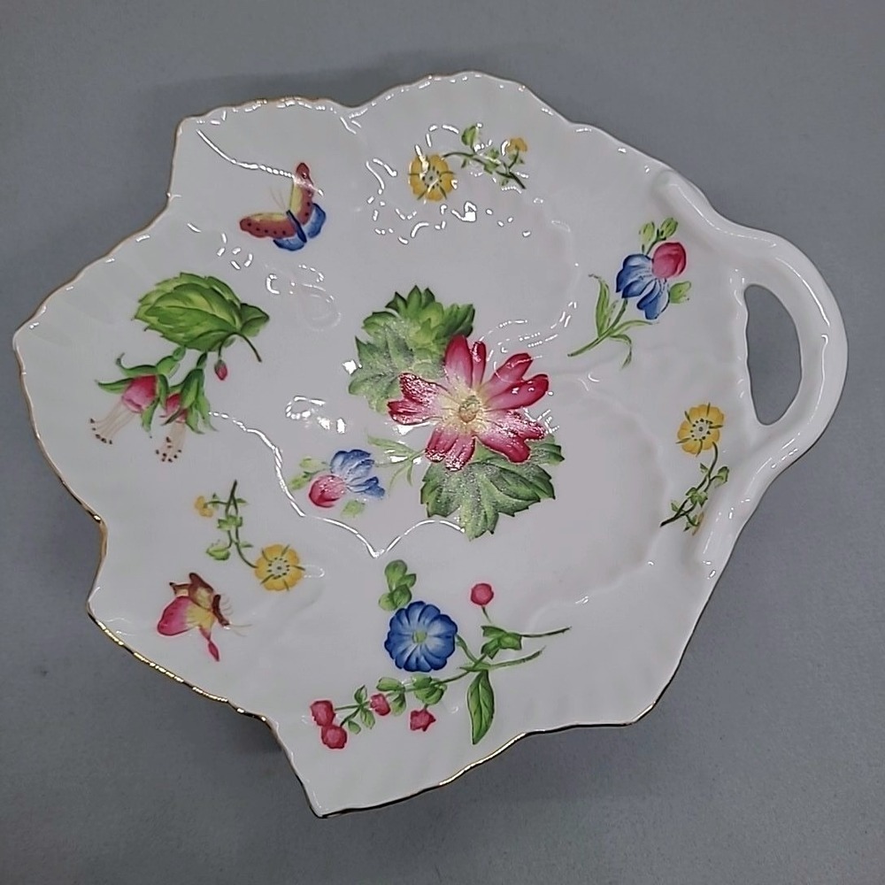 Andrea by Sadek Winterthur Leaf Dish White Floral Butterfly Gold Trim Porcelain - Picture 3 of 10